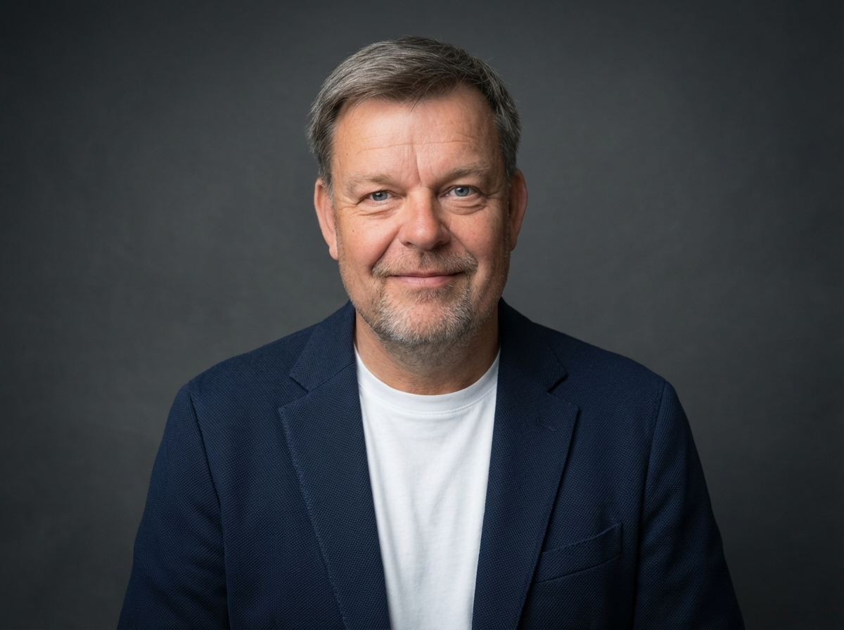 Portrait_2026-04-05__21-32 Portrait_2026-04-05__21-32